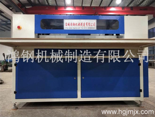 全自動(dòng)珍珠棉橫豎分切機(jī)試機(jī)現(xiàn)場(chǎng)